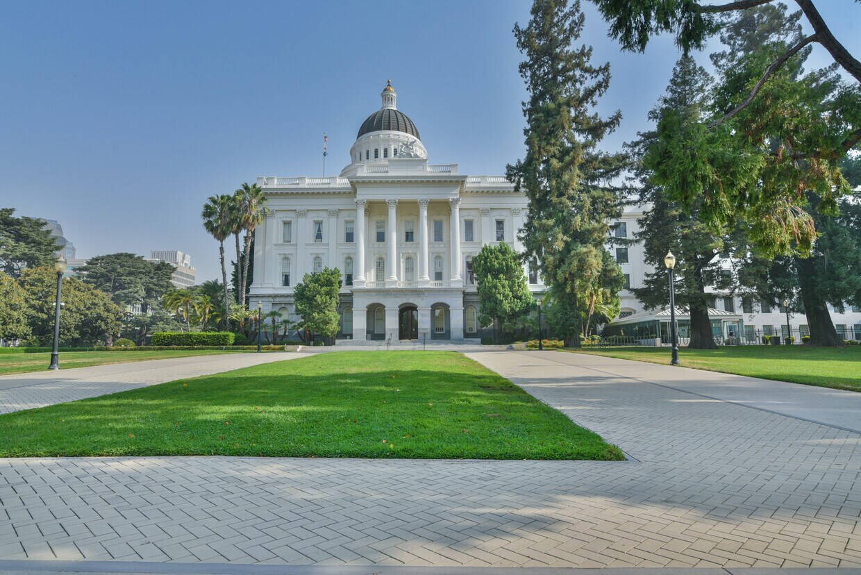 1100 N St Unit 3C, Sacramento, CA 95814 1100 N St Sacramento, CA