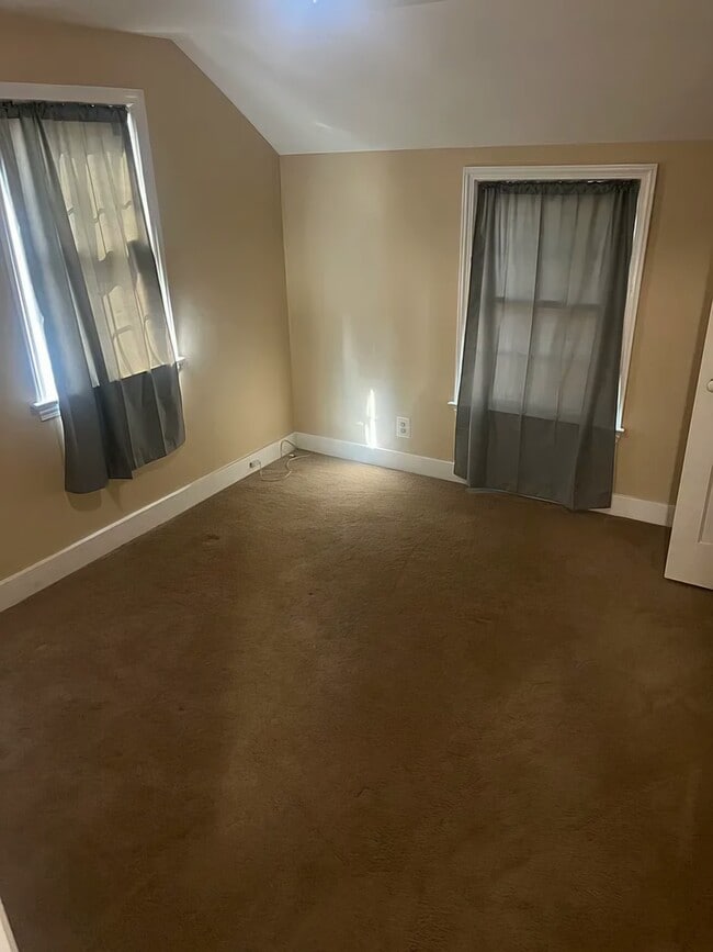 Building Photo - 86 Southview Ter