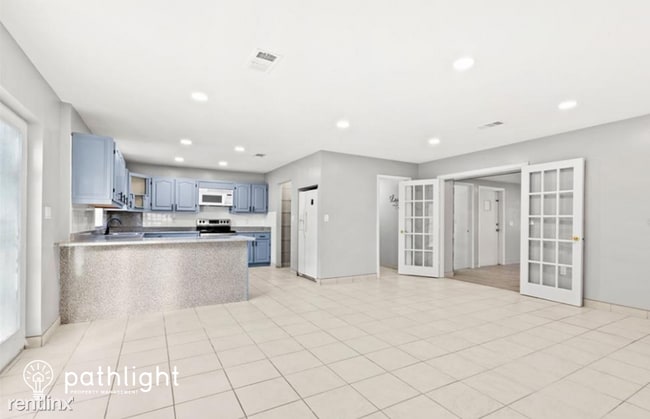 Building Photo - 3 br, 3 bath House - 6705 Ralston Beach Ci...