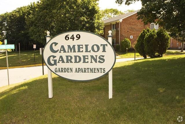 Entrance Sign - Camelot Gardens