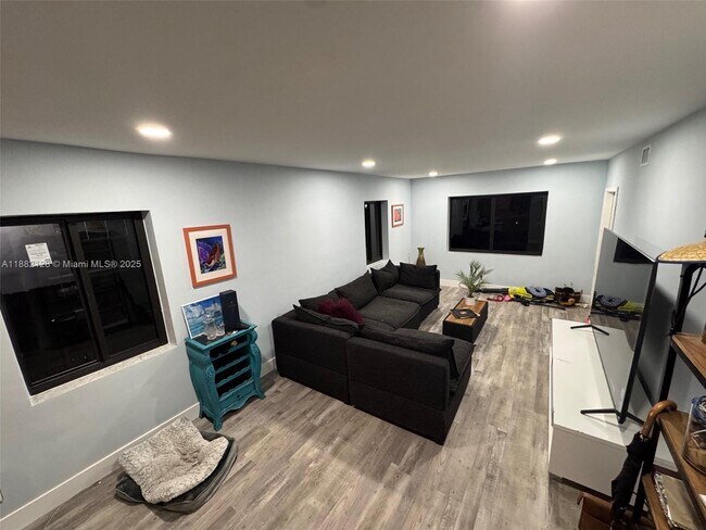 Foto del edificio - 440 E 37th St