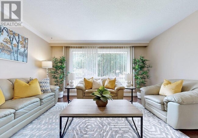 Building Photo - 1 Applefield Dr