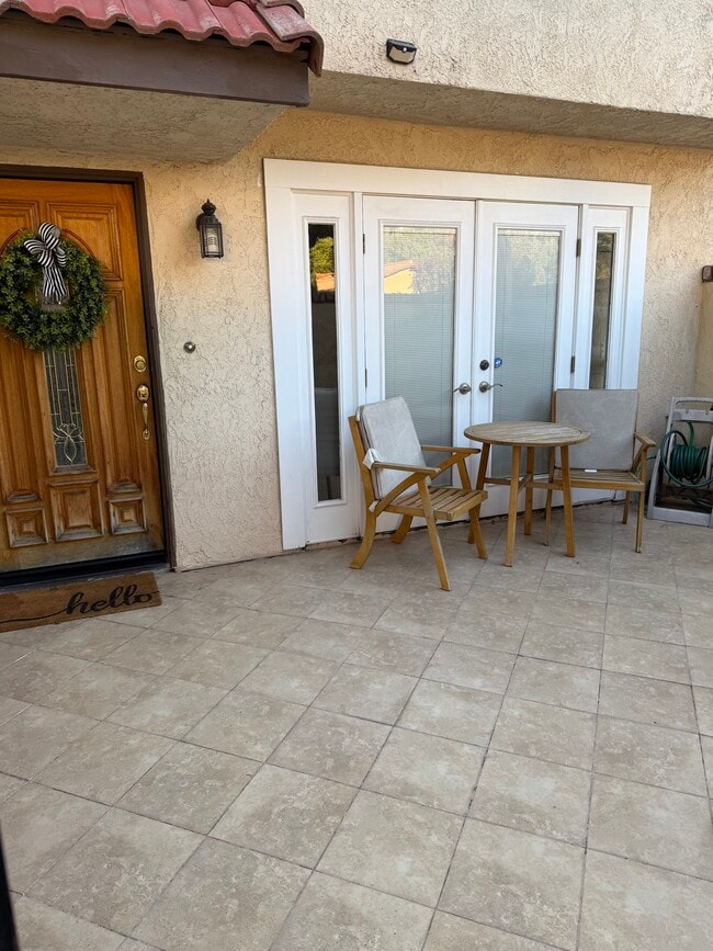 Building Photo - 1117 Cll Malaga