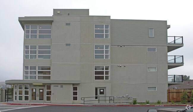 Foto del edificio - City Walk Condominiums