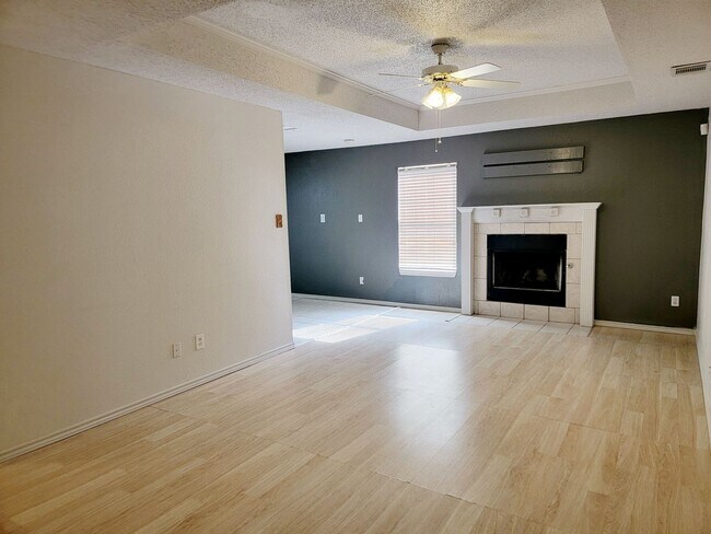 Foto del edificio - 3 bedroom 2 bath in Central Lubbock