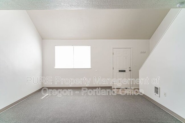 Building Photo - 3602 N Gantenbein Ave