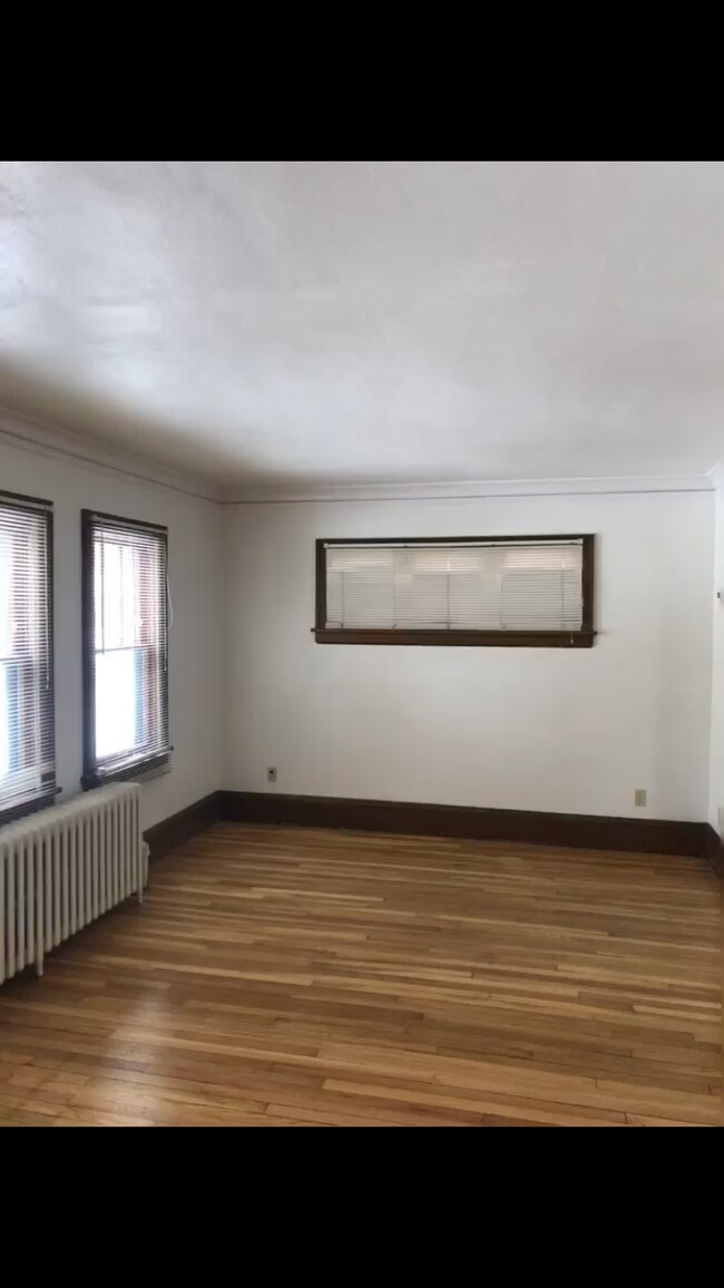 Building Photo - 2102 Hartford Ave