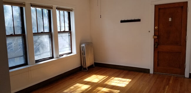 Dining Room - 3605 N Oakley Ave
