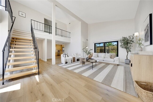 Foto del edificio - 421 Larry Ln