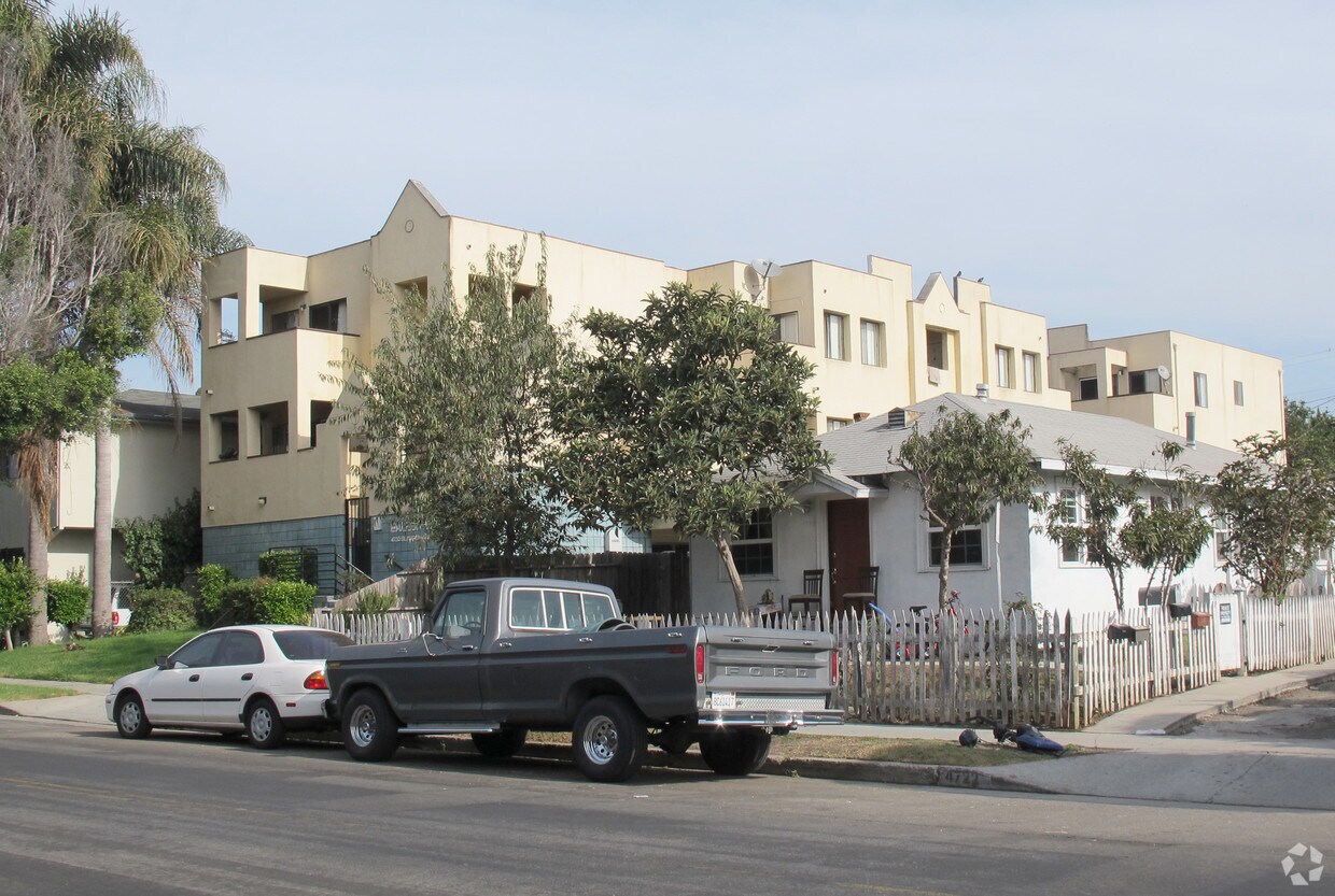 Foto del edificio - 4720 S Slauson Ave