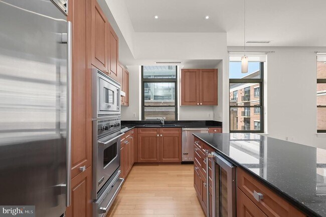 Building Photo - 2425 L St NW