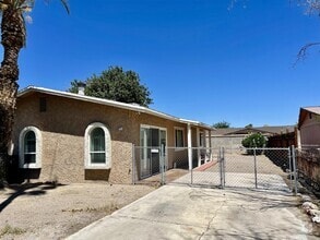 Building Photo - 1435 Bryan Dr