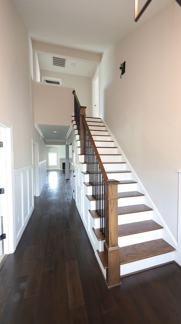 Building Photo - Beautiful Home with Open Floorplan in Desi...