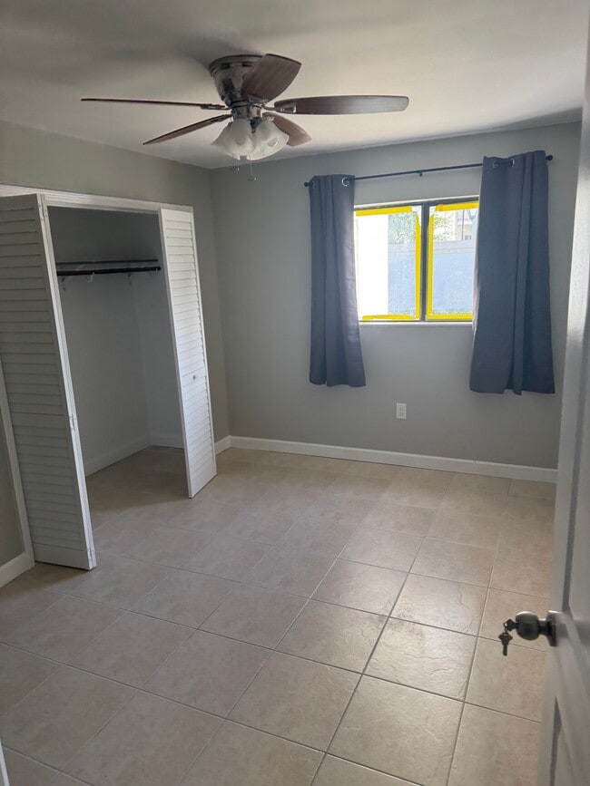 Foto del edificio - 240 SW 7th St