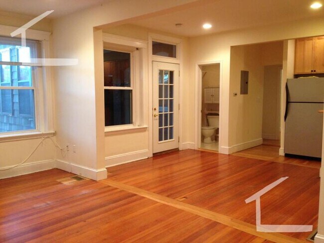 Foto del edificio - No Brokers Fee, Laundry on a Site, Parking...