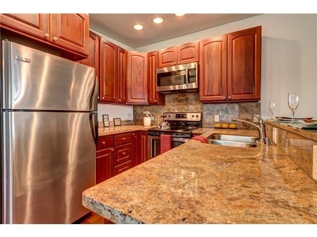 Foto principal - 3437 23rd Ave W