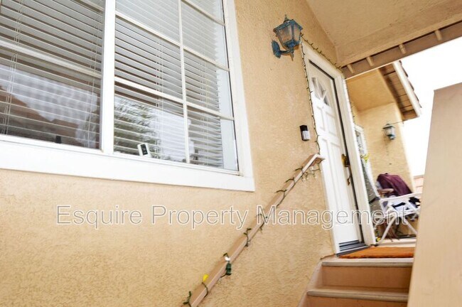 Foto del edificio - 615 Baywood Ln