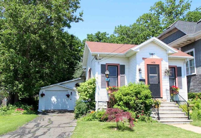 Building Photo - 1436 W New York Ave