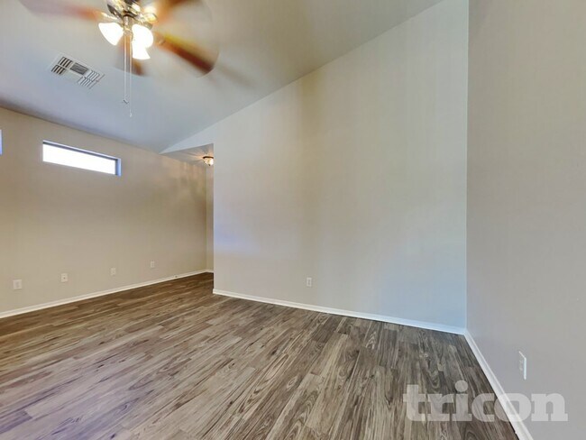 Building Photo - 12429 W Larkspur Rd