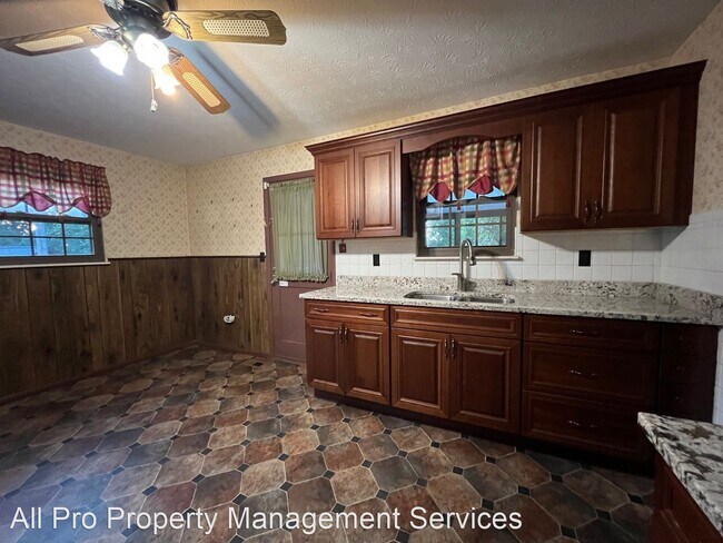 Building Photo - 3 br, 2 bath House - 1809 Ridgecrest Drive