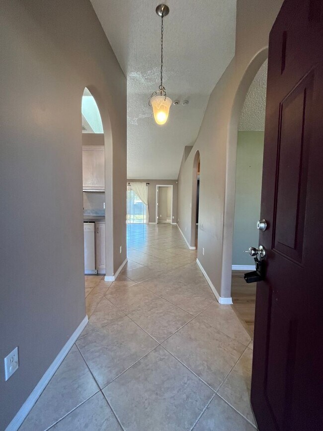 Foto del edificio - Beautiful Fenced in Yard on a cul-de-sac!!!