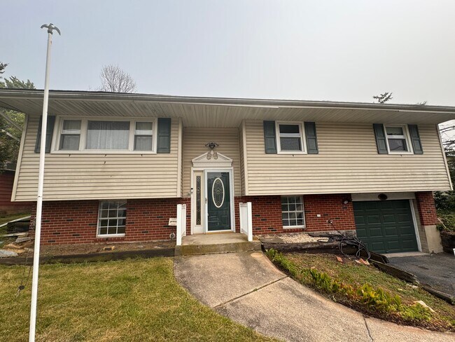Foto del edificio - 443 Bath Ave