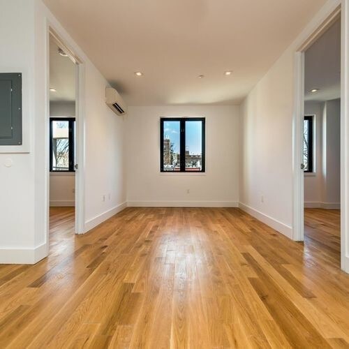 Foto del edificio - 1002 Bushwick Ave