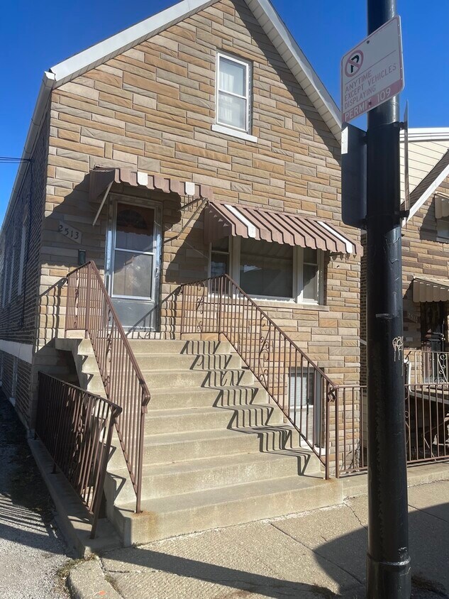 Primary Photo - 2513 S CLAREMONT St