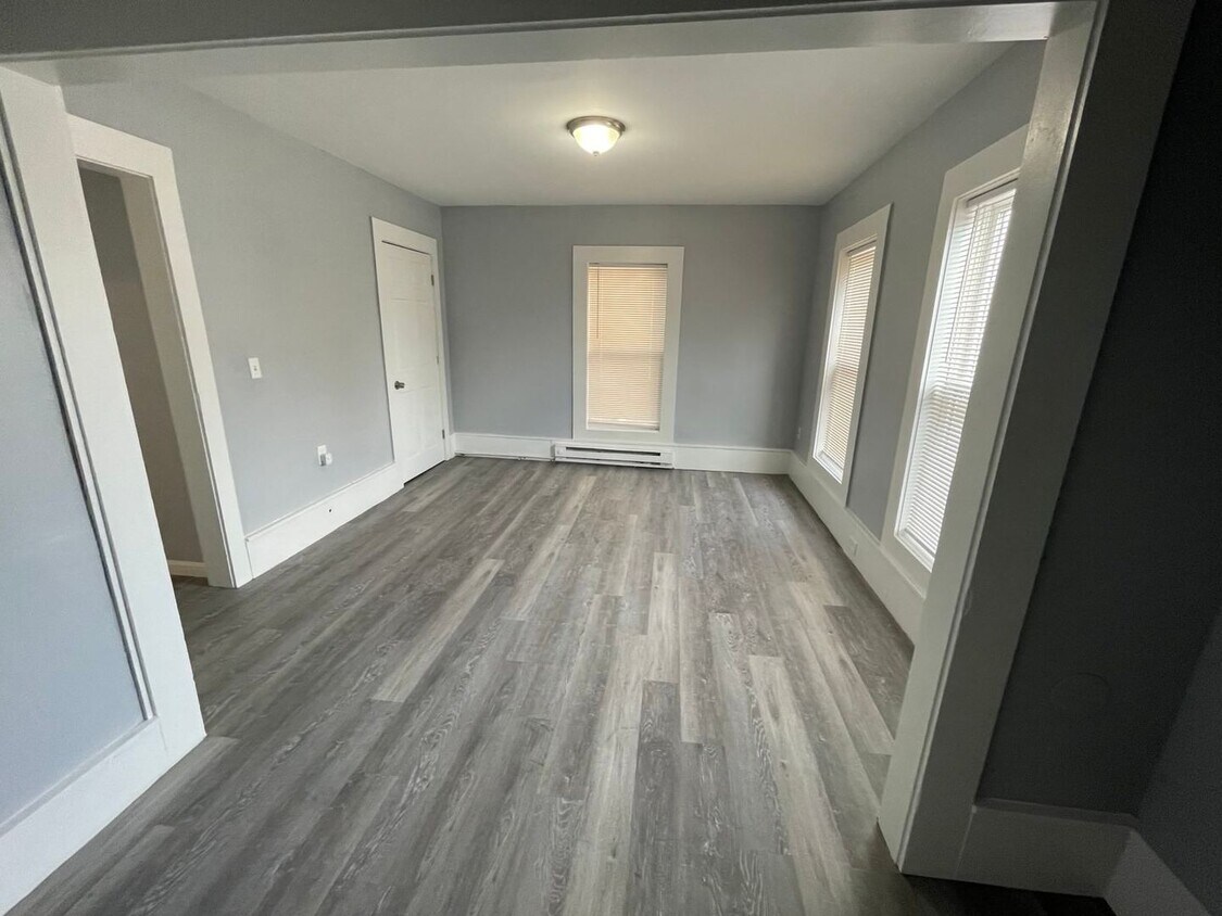Primary Photo - Second floor 4 Bedroom 1 Bathroom Two Stor...