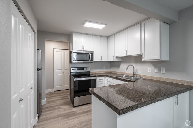 2BR, 1BA - 1,000SF - Kitchen - Tenzen Apartments