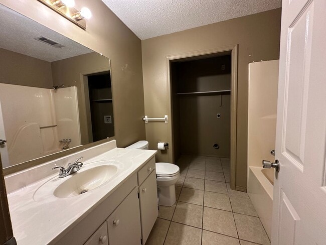 Foto del edificio - 1402 N Hartford Ave