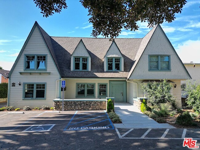 Foto del edificio - 2739 S Budlong Ave