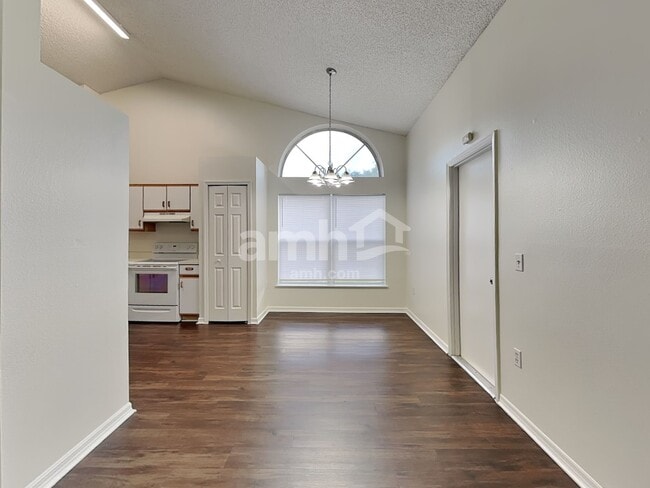 Building Photo - 555 Whiskey Creek Ct