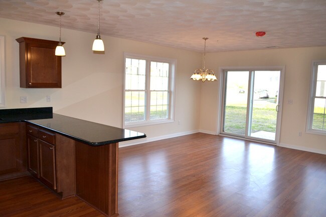 Building Photo - 1 Greenbrier Dr