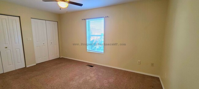 Building Photo - 305 Prairie Ave