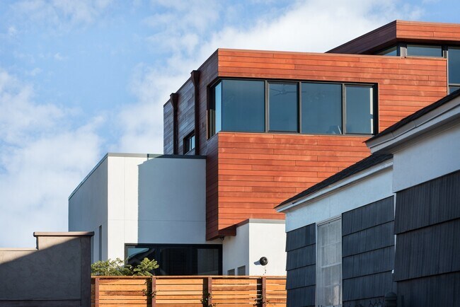 Building Photo - 2014 30th Street, Unit 201