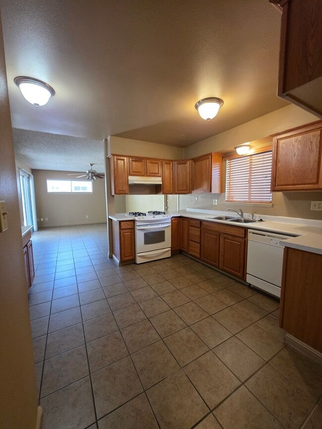 Building Photo - 240 N Bollinger St