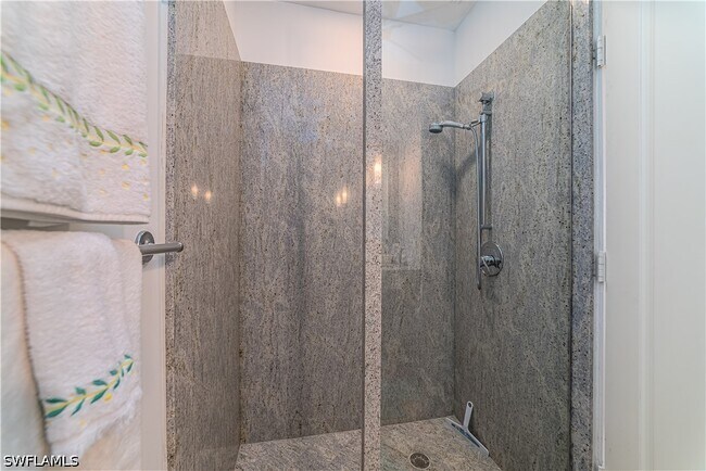 Building Photo - 883 Galleon Dr