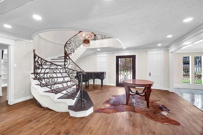 Foto del edificio - 5623 Foresthaven Dr