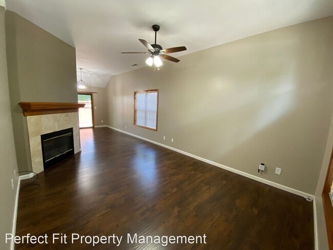 Building Photo - 4 br, 2 bath House - 2205 Breckenridge Dr.
