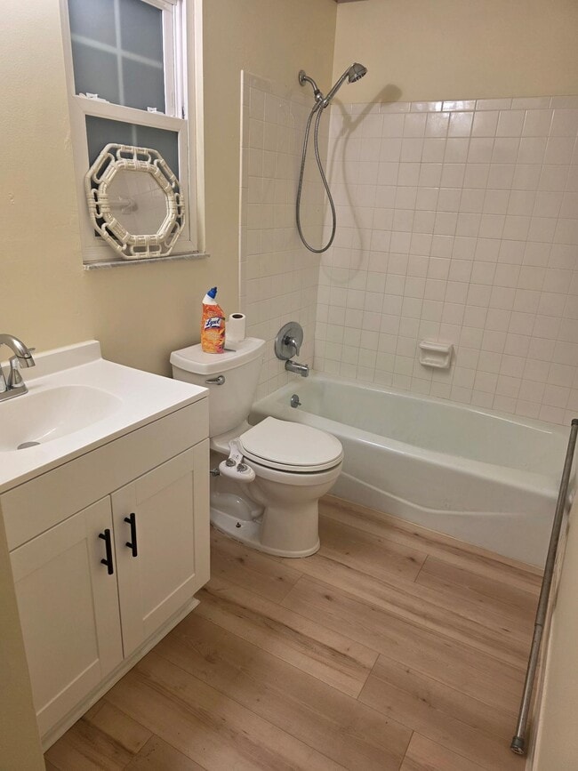 Building Photo - 481 Emerald Rd