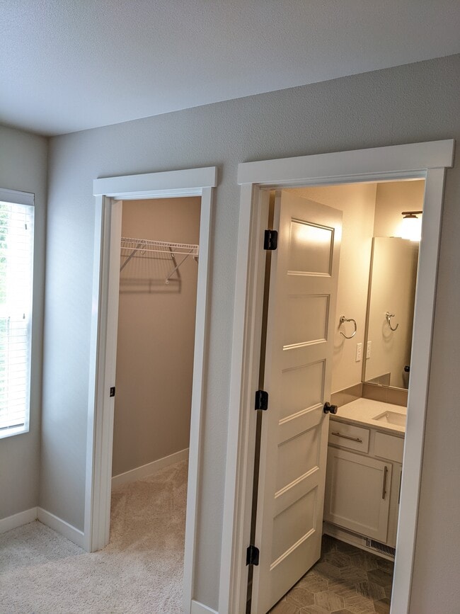 Building Photo - 13717 Admiralty Way