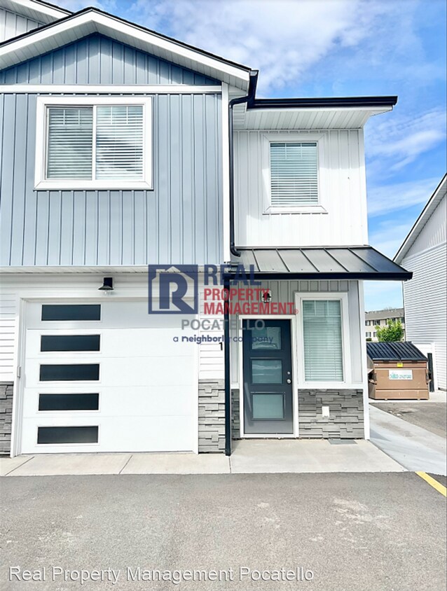 Foto principal - 3 br, 2.5 bath House - 189 Park Lawn #7