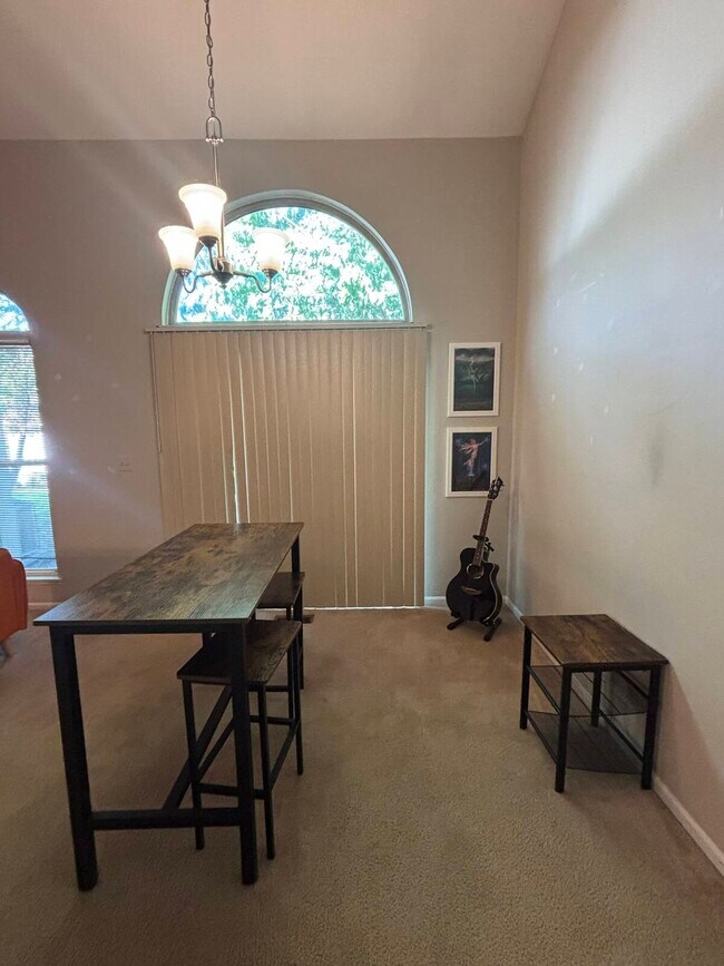 Foto del edificio - 781 N Shady Oaks Dr