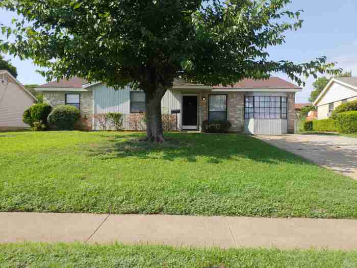 Primary Photo - 6537 La Grange Dr
