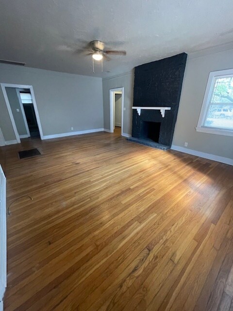 Building Photo - 2204 S Greenwood Ave