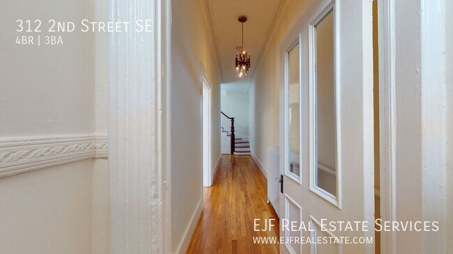 Foto del edificio - RENT CONTROLLED Four Bedroom In Historic C...