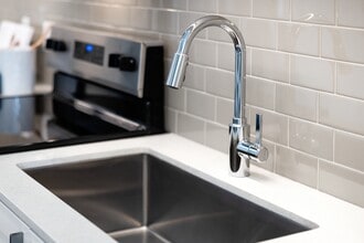 Building Photo - Avalon Tech Ridge