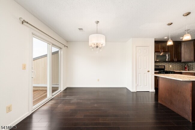 Foto del edificio - 11 Colton Cir