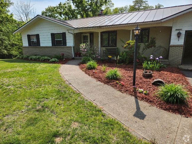 Building Photo - N6645 Fawn Cir